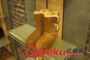 UGG5803羊毛 2015冬季新款 5803 女士經(jīng)典款紐扣中筒雪地靴 中幫zp羊毛女靴