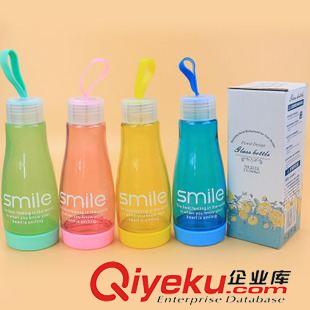 杯子 淘寶熱賣創(chuàng)意炫彩smile透明玻璃杯 便攜式提繩防滑水杯 字母水瓶原始圖片3
