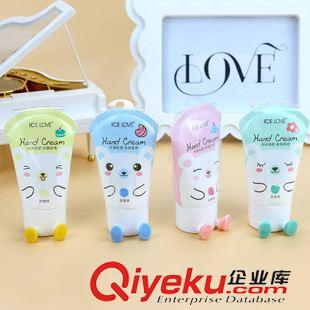 9月16號(hào)新品 馬油護(hù)手霜 滋養(yǎng)補(bǔ)水保濕亮膚美白手霜 十元地?cái)傌浽戳x烏批發(fā)