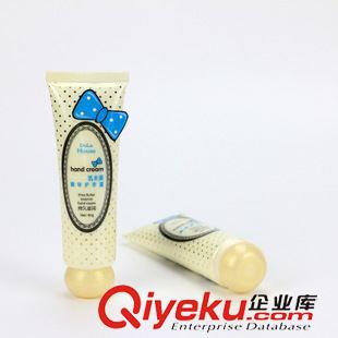 護(hù)理用品 絲滑膚感 50g水果滋養(yǎng)保濕 彈力美白去角質(zhì)護(hù)手霜 十元店貨源批發(fā)