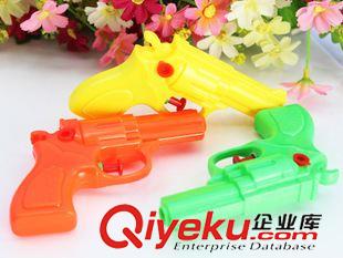 外銷贈(zèng)品 2015新款廠家直銷12cm實(shí)色水槍兒童戲水夏季地?cái)偀豳u玩具可做贈(zèng)品