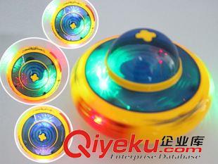 未分類 廠家直銷批發TQ8989兒童益智熱銷新款電動升降萬向閃光飛碟