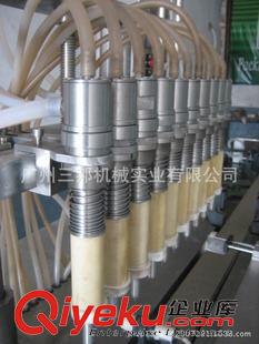 液體（粘稠液體）定量灌裝機(jī) 廣東全自動負(fù)壓式灌裝機(jī) 全自動爽膚水裝機(jī) 全自動精油灌裝機(jī)原始圖片3