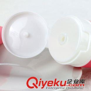 10月16號新品 玻尿酸蠶絲潔面乳 超保濕洗面奶 義烏化妝品批發(fā)十元店精品貨源原始圖片3