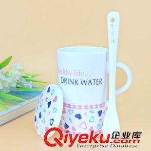 水杯 新款小新清帶蓋帶勺陶瓷杯 節(jié)日生日禮品杯 馬克杯 地?cái)偘儇浥l(fā)