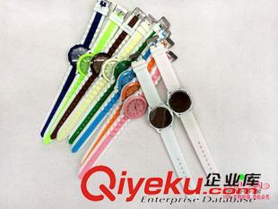 手表 2014新款果凍表雙色撞色韓國(guó)糖果色硅膠學(xué)生手表十元店貨源原始圖片2