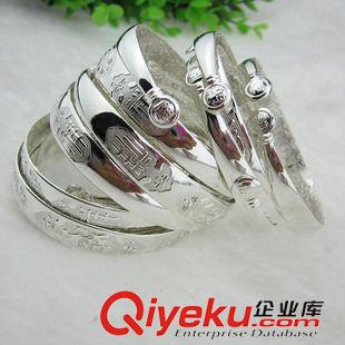 展銷(xiāo)贈(zèng)品 大仿銀單個(gè)手鐲 仿銀手鐲 飾品批發(fā) 兩元批發(fā) 義烏2元/單個(gè)的價(jià)格