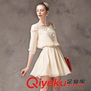 中年款媽媽裝 2015中老年女裝秋裝金絲絨連衣裙長袖媽媽裝大碼刺繡鑲鉆包臀裙