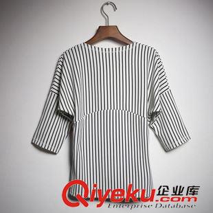 靜物拍攝 淘寶攝影T恤女裝拍攝網(wǎng)絡(luò)拍照服務靜物掛拍平鋪灰底質(zhì)感一件起拍原始圖片2