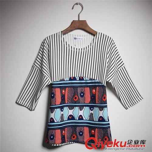 靜物拍攝 淘寶攝影T恤女裝拍攝網(wǎng)絡(luò)拍照服務靜物掛拍平鋪灰底質(zhì)感一件起拍原始圖片3