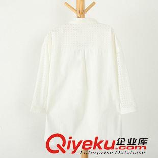 9月19日新品 2015春季新款日系小清新不規(guī)則下擺鏤空純棉中長款氣質(zhì)襯衫 0532