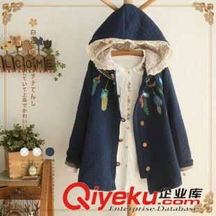 9月19日新品 日系森女系 小清新彩色翎羽圖案連帽棉短外套女 3031