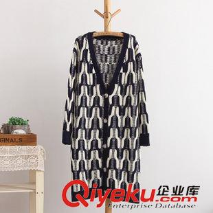 9月1日新品 秋冬季新品日系小清新幾何圖形針織中長款V領(lǐng)針織長袖毛衣女2411