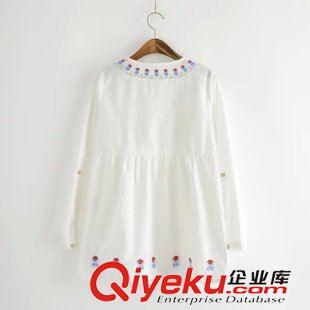 8月30日新品 2015秋季長(zhǎng)袖女裝甜美清新刺繡花百搭休閑高腰娃娃連衣裙2368