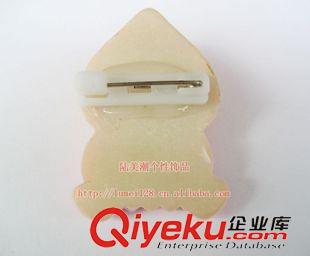 迷你小號樹脂別針 陸美潮個性廠家直銷迷你小號熊仔樹脂學(xué)生別針 可愛小飾品原始圖片3