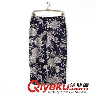 15年8月26-31 歐洲站爆款 女青花瓷花朵仿絲綢后開叉包臀半裙半身裙5AZ-8.452原始圖片2