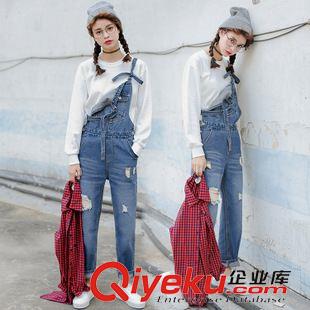 牛仔褲 2015秋季新品時(shí)尚破洞牛仔背帶褲女小腳 褲寬松長褲風(fēng)牛仔褲原始圖片3