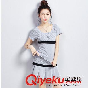 套裝 女裝代理新款新裝時尚休閑潮流百褶短裙+短T兩件套裝原始圖片2