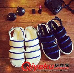 【店長(zhǎng)推薦】 廠家直銷2015夏季新款女涼鞋松糕底漆皮防水臺(tái)厚底黑色白色女鞋原始圖片3