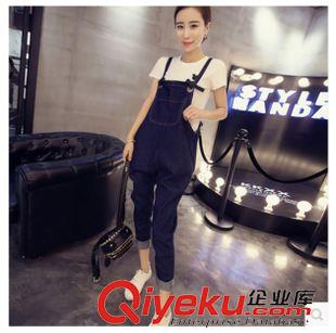 9月22日新款 阿里巴巴韓學(xué)院風(fēng)休閑大口袋背帶褲女修身顯瘦深色牛仔長(zhǎng)褲9-22原始圖片3