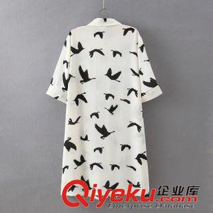 27號新款 BOOD5528    15新款歐美風(fēng)小鳥圖案印花翻領(lǐng)中袖長款襯衫  女外套原始圖片3