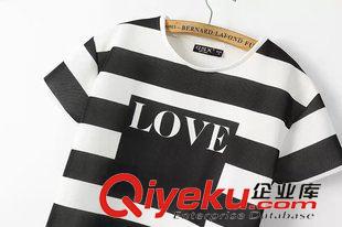 12號新款 KqB7412   2015新款歐美風短款寬條紋字母LOVE印花圓領(lǐng)短袖T恤女原始圖片3