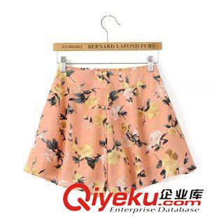 8號新款 LL1D8408   2015新款歐美時尚95字母印花休閑t恤+花短褲  女套裝