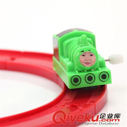 【自產(chǎn)自銷上鏈玩具】 2014新款魚鰓跟尾巴都會(huì)動(dòng)的發(fā)條小魚 上鏈七彩魚 玩具