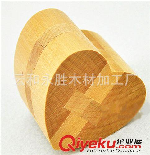  孔明鎖 解鎖  本心鎖孔明鎖6cm 情人節(jié)禮物 禮品工藝品 小商品批發(fā) 地?cái)偀徜N品原始圖片2