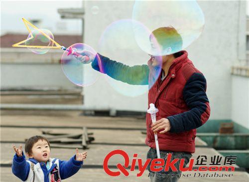  混批產(chǎn)品 大容量打氣水槍 夏天熱銷 沙灘玩具 水炮 海灘游水玩具紅，黃，藍