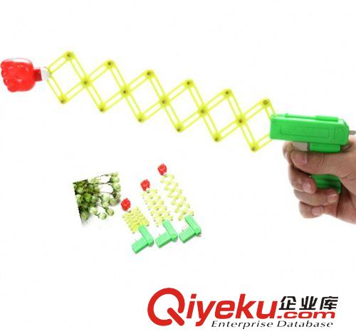 益智玩具 經典懷舊彈簧槍 搞怪整人魔術彈力伸縮 拳頭槍兒童小孩玩具槍批發