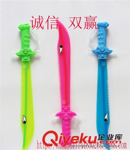 軍事玩具 義烏卡通兒童塑料鯊魚發(fā)光閃光刀劍 發(fā)光兒童玩具原始圖片3