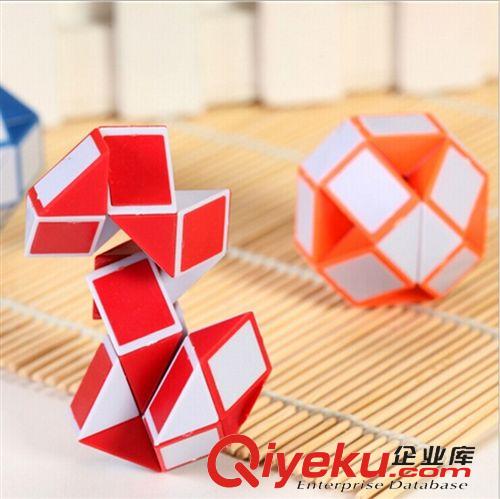 模型玩具 電動(dòng)閃光特技翻斗坦克玩具 軍事模型玩具
