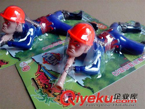 電動玩具 森林獵人 光頭強電動爬兵 燈光 發(fā)聲原始圖片2