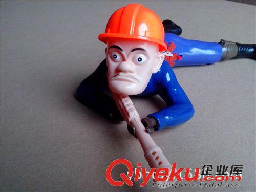 電動玩具 森林獵人 光頭強電動爬兵 燈光 發(fā)聲原始圖片3