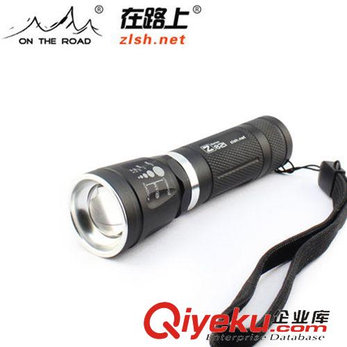 戶外用品 在路上Z821 銅柱版 光學(xué)玻璃變焦 迷你充電遠(yuǎn)射強(qiáng)光手電筒 T6黃光