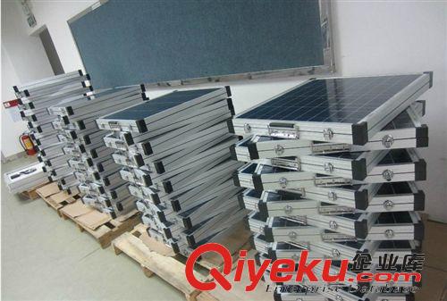 風光互補路燈 太陽能LED道路燈 太陽能照明發(fā)電系統(tǒng) 太陽能風光互補路燈