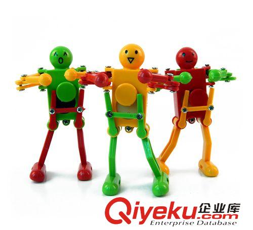 熱銷渠道 批發(fā) 上鏈會(huì)跳舞機(jī)器人 發(fā)條可愛 有趣 兒童機(jī)器人模型 地?cái)偀徜N