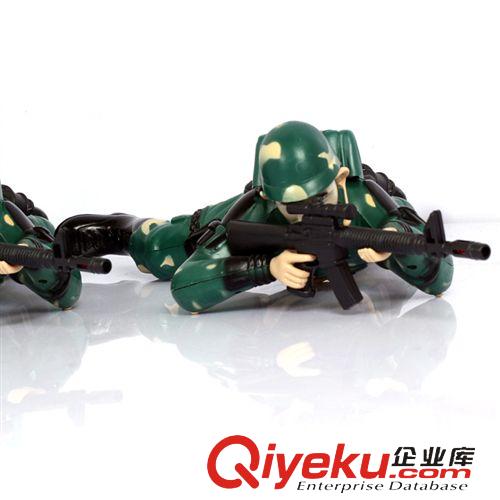 活動專區(qū) 地攤玩具 大號電動爬兵 帶燈光聲音 軍事模型玩具 熱銷電動玩具原始圖片2