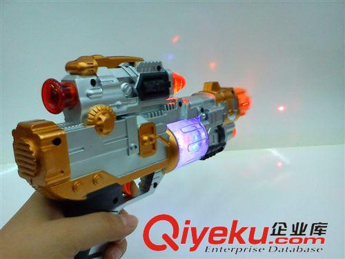電動音樂槍 炫燈發(fā)聲軍事槍 兒童電動玩具槍 紅外線電動雪花語音震動槍原始圖片2