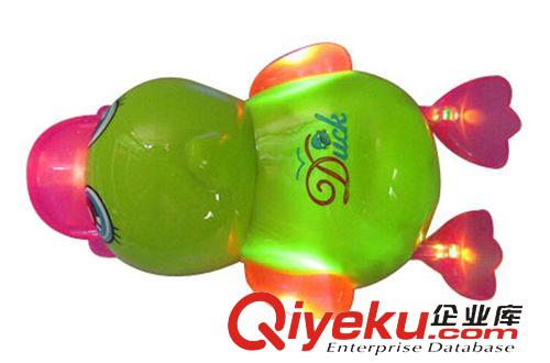 電動(dòng)玩具 兒童益智玩具電動(dòng)萬向小鴨子卡通922游泳鴨音樂燈光地?cái)傄故信l(fā)原始圖片2