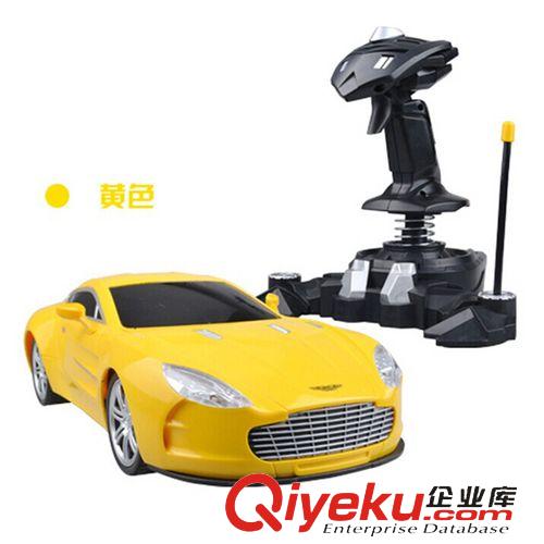 遙控玩具 華成遙控車1:14阿斯頓馬丁重力感應懸空遙控車三開門玩具模型