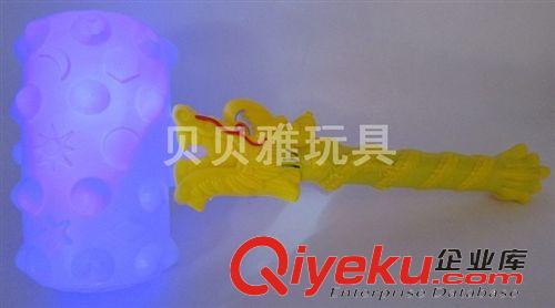 閃光棒系列 批發(fā) 地?cái)傄故袩徜N款 閃光音樂狼牙錘 紅藍(lán)雙閃帶音樂狼牙錘2915原始圖片3