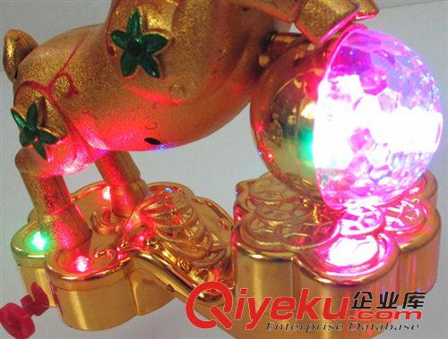 電動(dòng)/燈光/音樂(lè) 中秋元宵七彩音樂(lè)玩具兒童電動(dòng)萬(wàn)向發(fā)財(cái)羊炫彩燈光地?cái)傌洘豳u(mài)原始圖片2