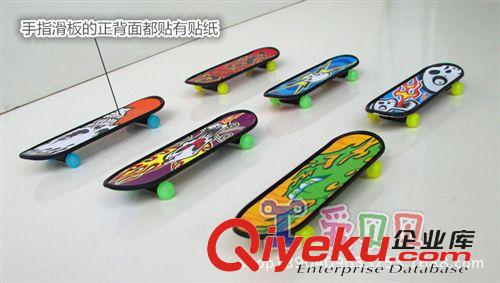 手指滑板 新品 多主題 塑料手指滑板玩具 男女孩生日禮物 拇指滑板 夜光輪原始圖片3
