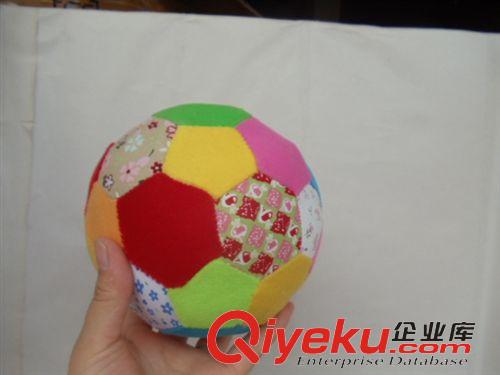品牌嬰兒玩具 全新英國URAWA 風鈴聲多彩布球
