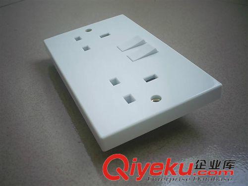 英標開關(guān)插座 專業(yè)供應(yīng)英標開關(guān)插座 兩位雙開關(guān)13A英式插座 BS1363開關(guān)插座原始圖片3