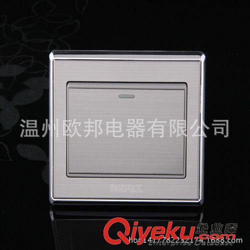 墻壁開關(guān)F7系列 新款墻壁開關(guān)插座廠家 不銹鋼拉絲面板四開單控開關(guān)四位開關(guān)插座