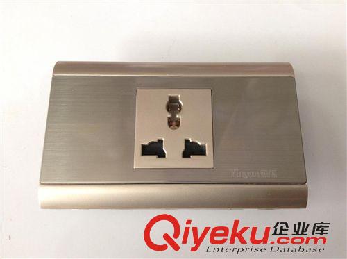+墻壁開(kāi)關(guān) 墻壁插座 現(xiàn)貨批發(fā) 118拉絲一位三孔插座 多功能孔插座 鋼架墻壁插座 特賣(mài)