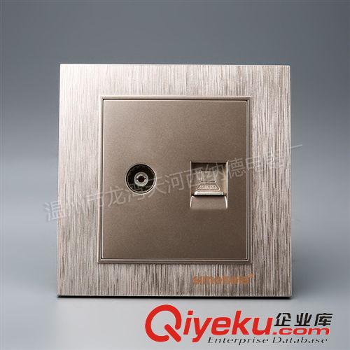 86型開關(guān)插座系列 批發(fā)墻壁開關(guān)插座、家裝酒店工程精選品牌、廠家熱銷香檳電腦插座
